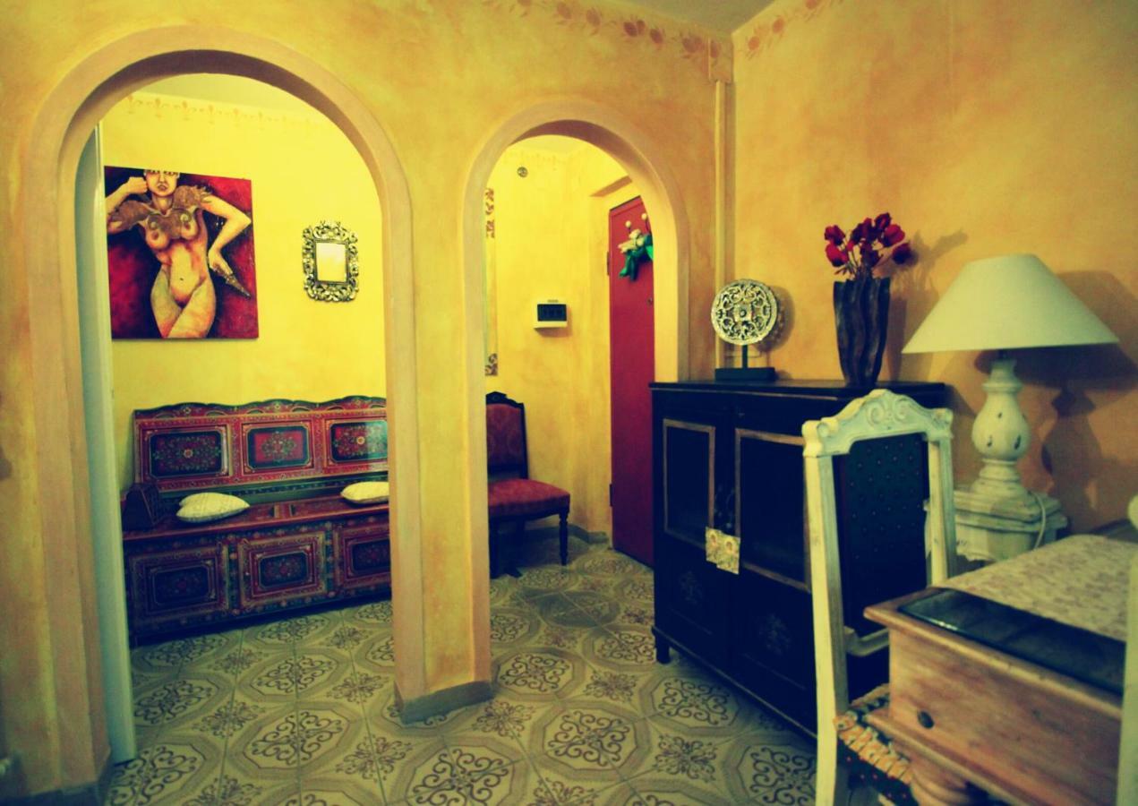 Hand Decorated House With Court Florence Ngoại thất bức ảnh